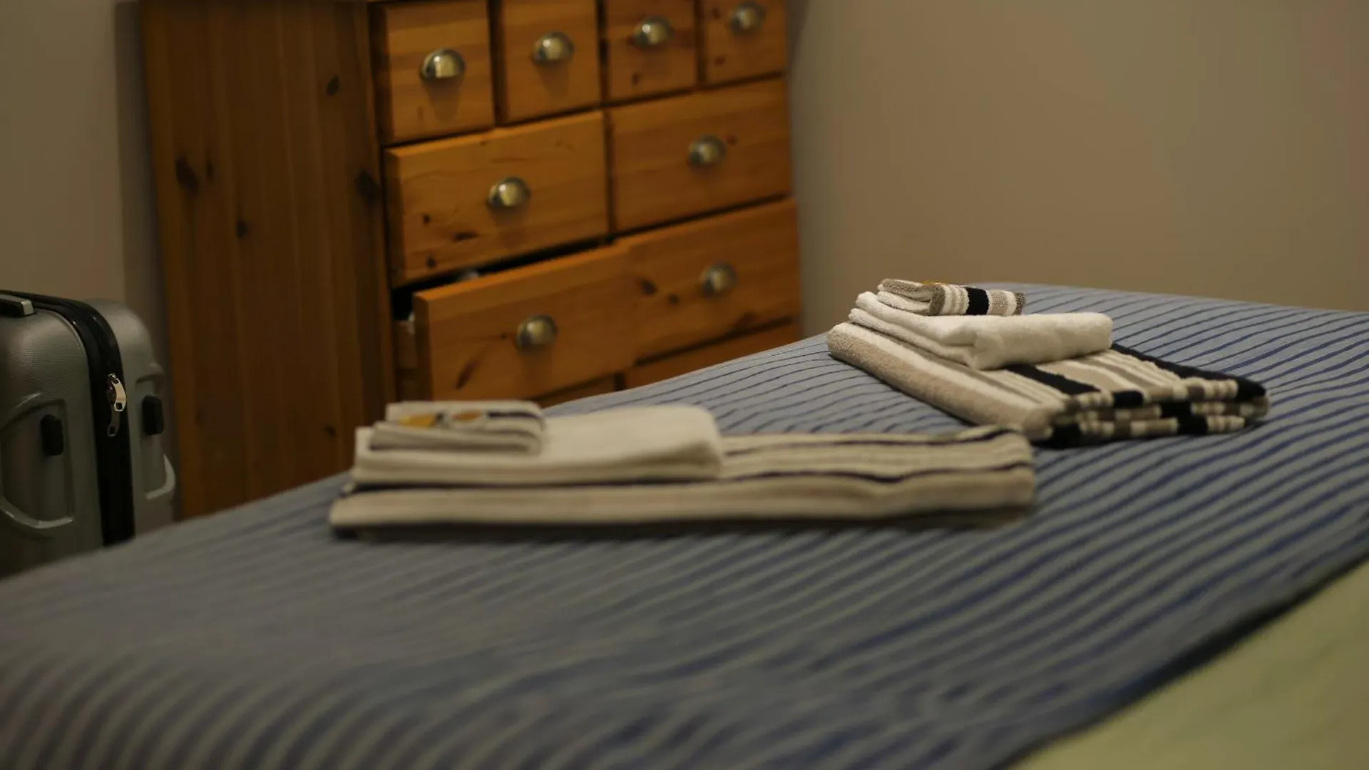 فكتوريا Illuminati Guest House 5*,  كندا